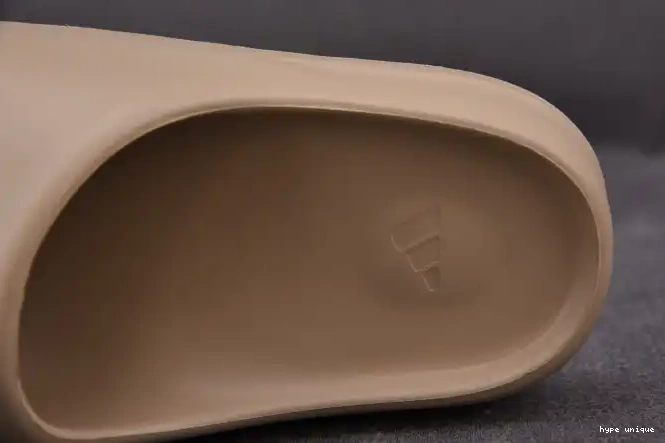 hype GZ5554 Adidas Pure Yeezy Slide 0524